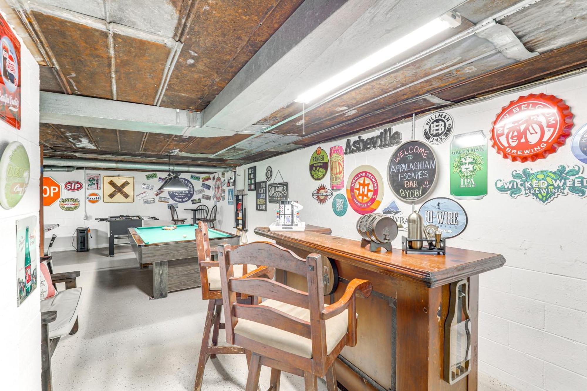 Updated Marshall Home With Fire Pit And Game Room! Extérieur photo