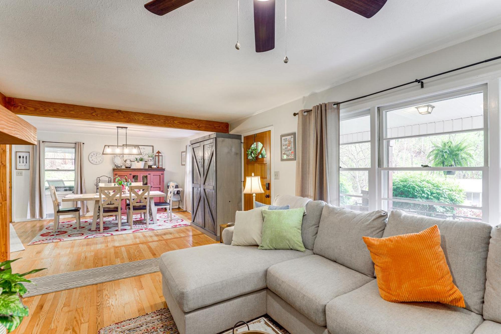 Updated Marshall Home With Fire Pit And Game Room! Extérieur photo